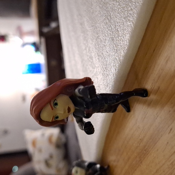 Black Widow Marvel 2.5 inch die-cast Metal collectible figurine - Picture 3 of 5